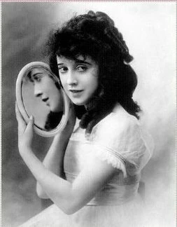 Постер Игра в прятки 1913