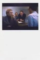 Прячась в стенах 2002 постер