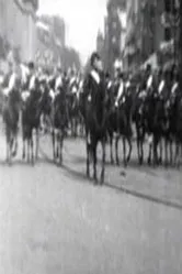 Президент МакКинли с эскортом едет в Капитолий 1901 постер