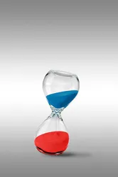 Растягивая время 2021 постер